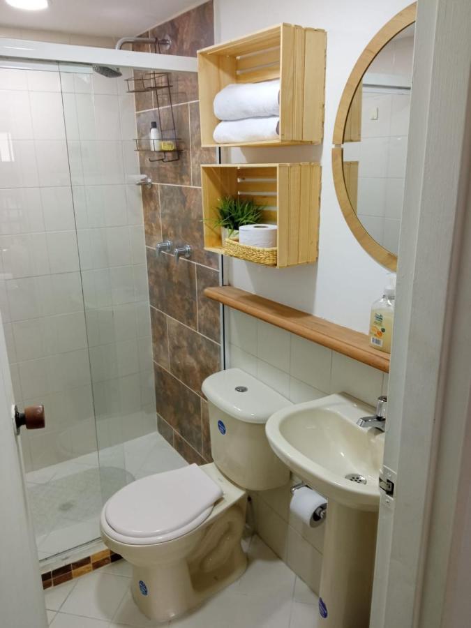 Acogedor Apartaestudio Ubicado En Laureles Lejlighed Medellín Eksteriør billede